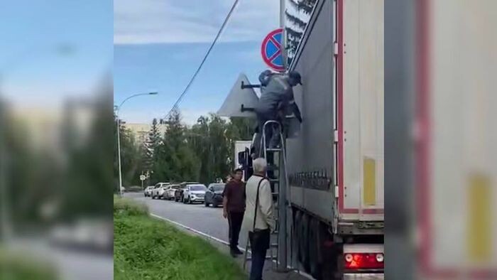    Мэр Омска Сергей Шелест