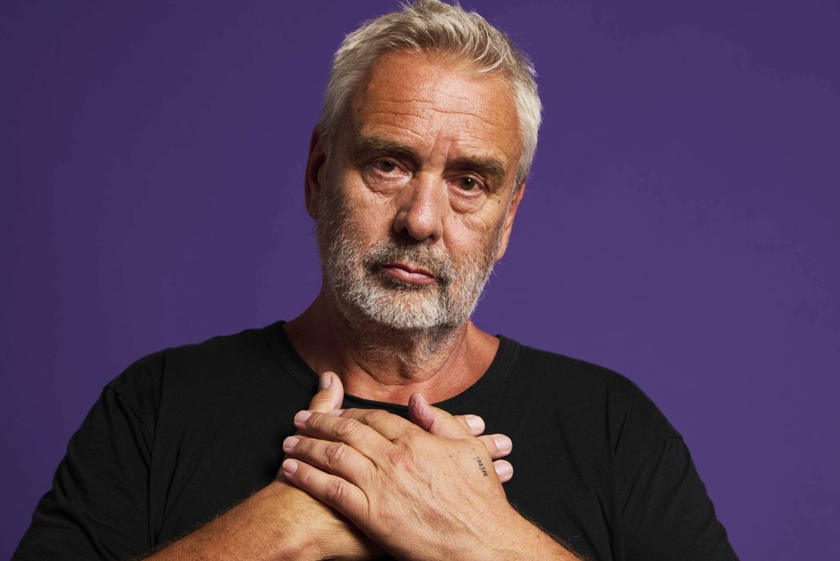     «Меня охватила любовь»: Люк Бессон перед премьерой фильма «Дракула» обратился к жителям России