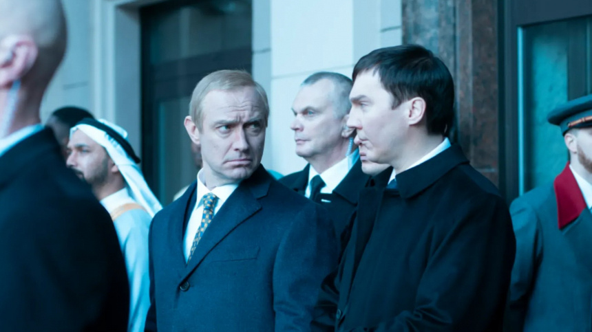    Фото: Кадр из к/ф «Кремлёвский волшебник», реж. Оливье Ассаяс, 2025 г.