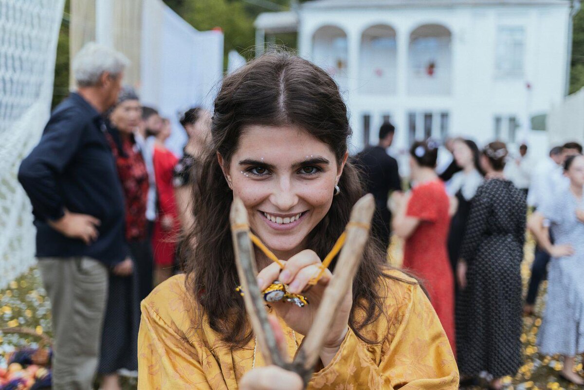 Полина Денисова на съёмках фильма "Три свадьбы и один побег". WISH Media