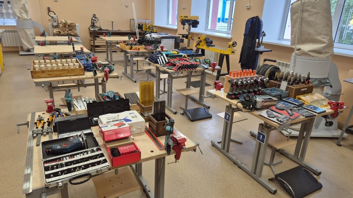    237 школ автономного округа получили новое оборудование