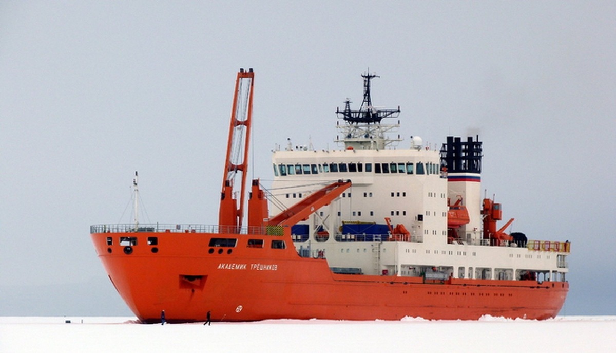    Научно-экспедиционное судно «Академик Трешников»