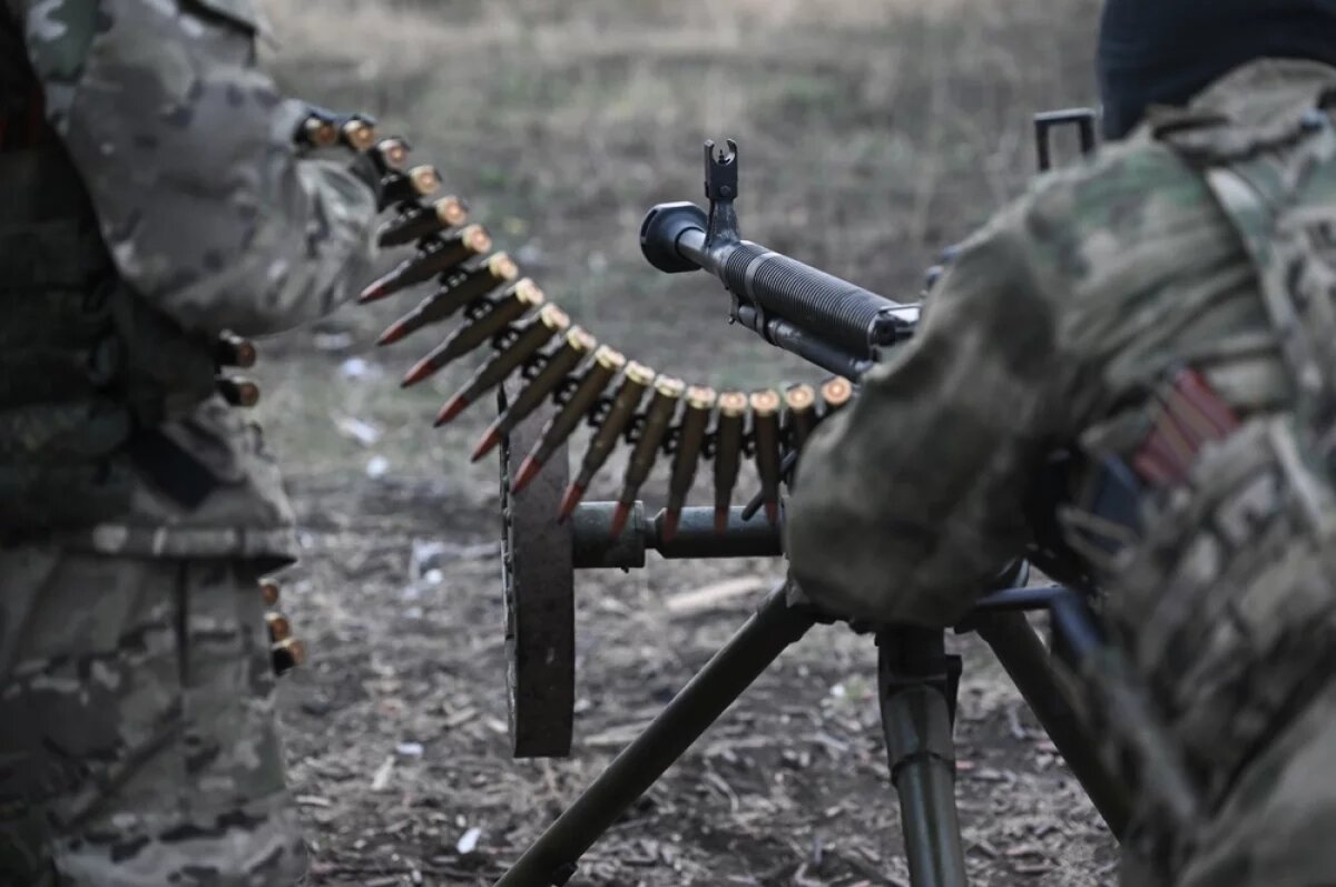    ВСУ бросает в контратаки боевиков, которых наши пулеметы и „эфпивишки“ тут же уничтожают