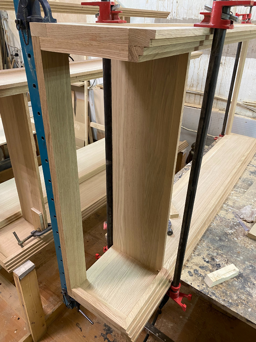 Производство мебели из массива Pecker.Moscow