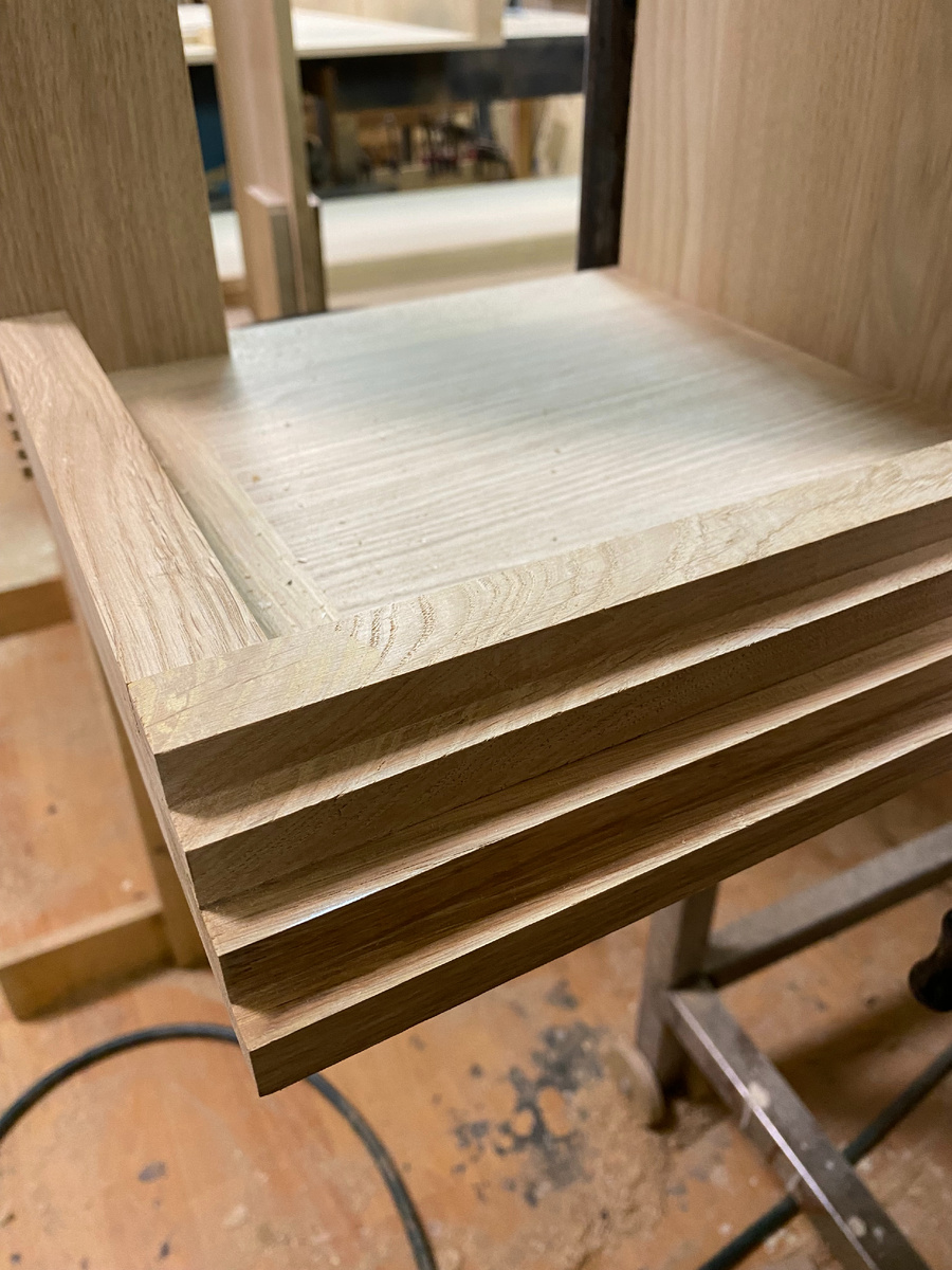 Производство мебели из массива Pecker.Moscow