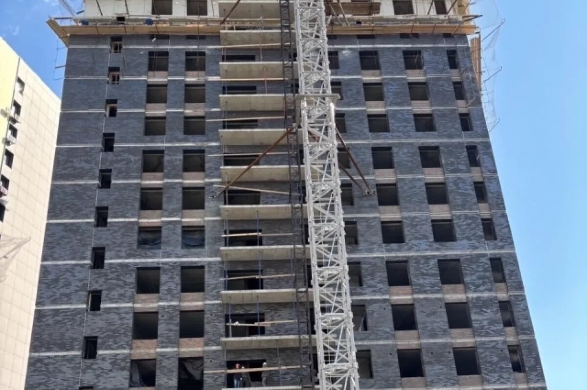    Строитель погиб после падения с 15 этажа строящегося дома в Иркутске