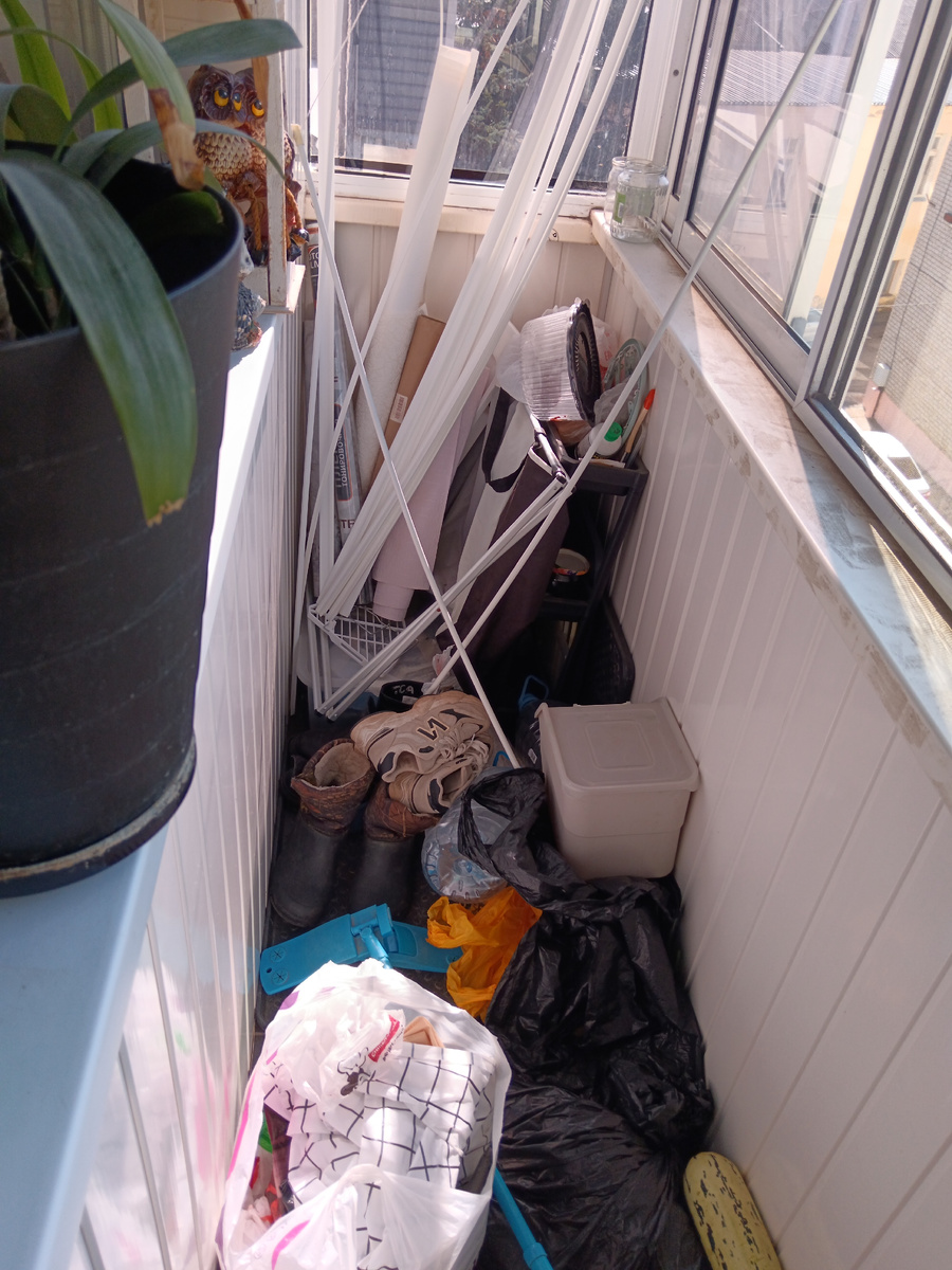 На балкон складывалось все то, что не находилось место в квартире