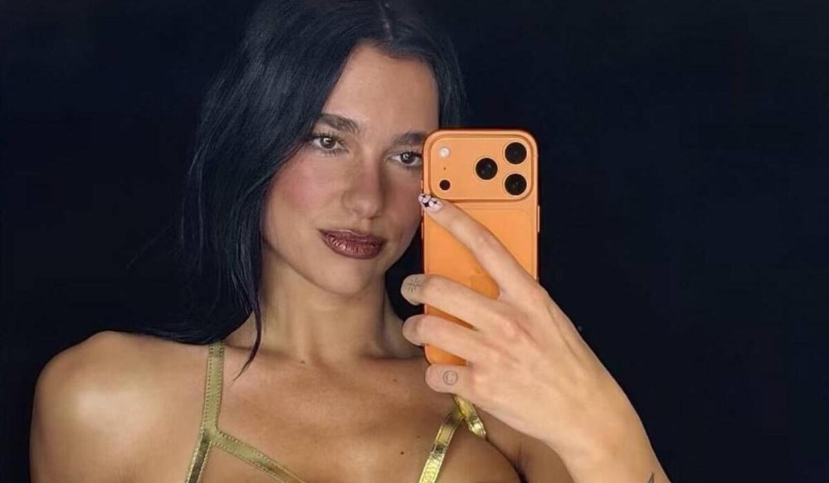     Дуа Липа стала амбассадором iPhone 17 и сняла ролик на новый гаджет