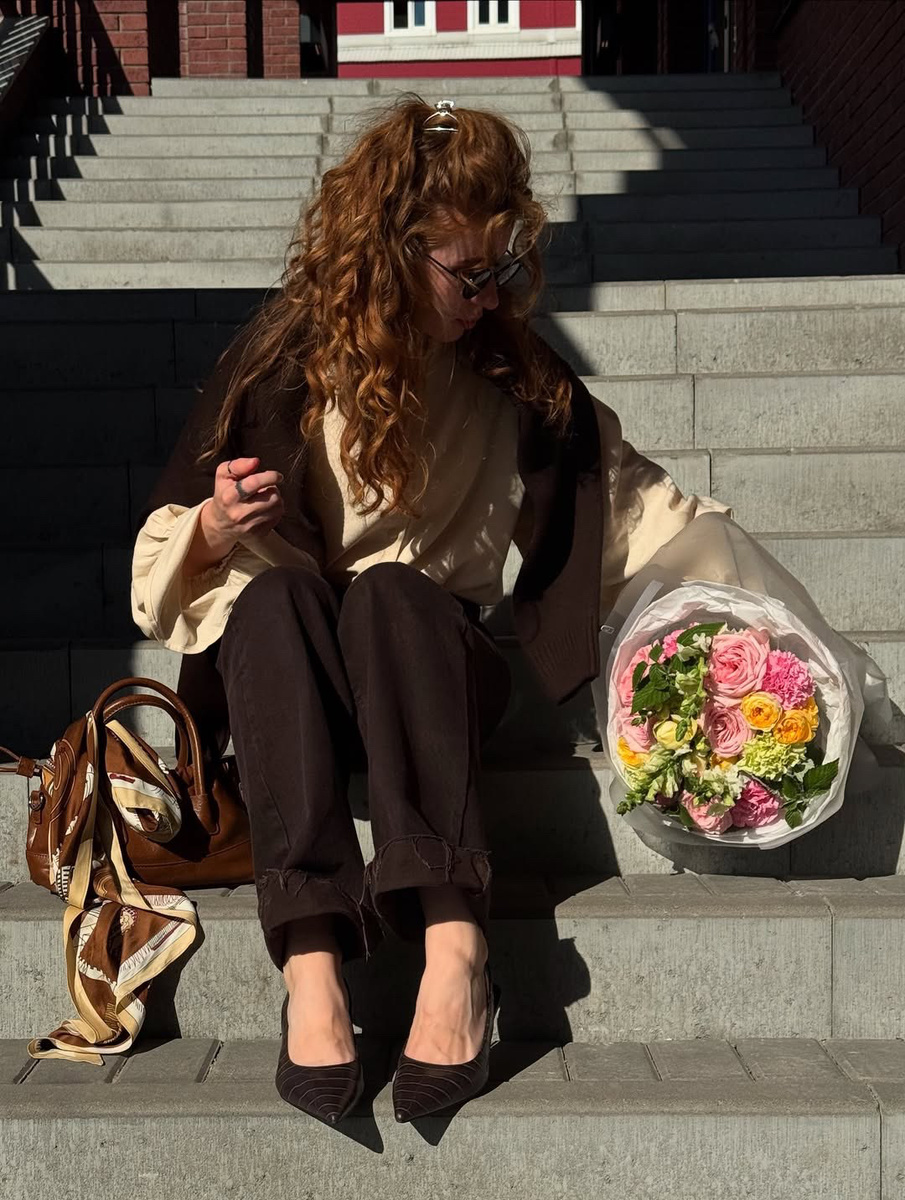 Цвета Цветов: Психология Labubu. Фото PĆELA. Эстетика PĆELA в каждом кадре | больше наших работ и заказ на сайте: pcela-flower.ru