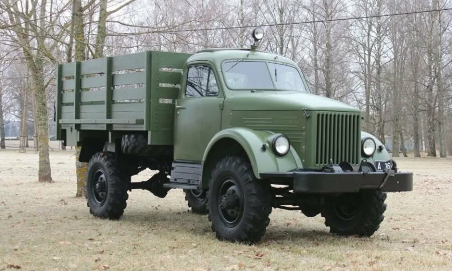 ГАЗ-63 против законов физики: как перевёрнутые колёса спасали грузовик