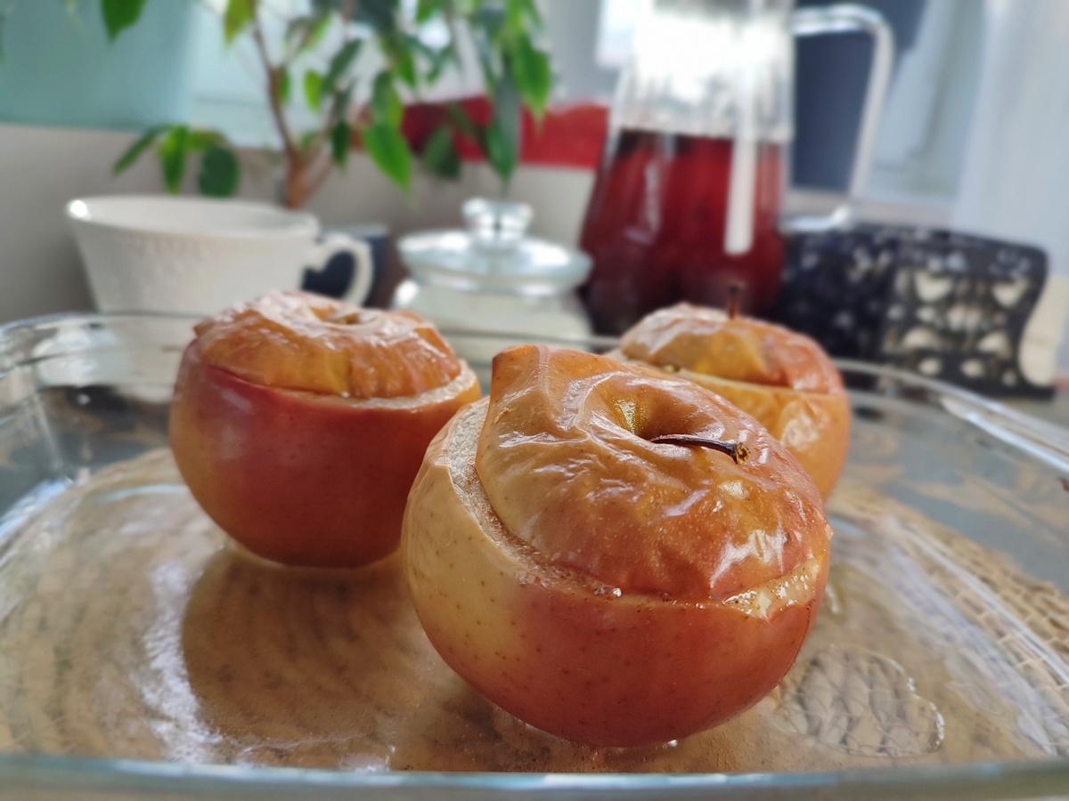 Очень люблю печёные яблочки.