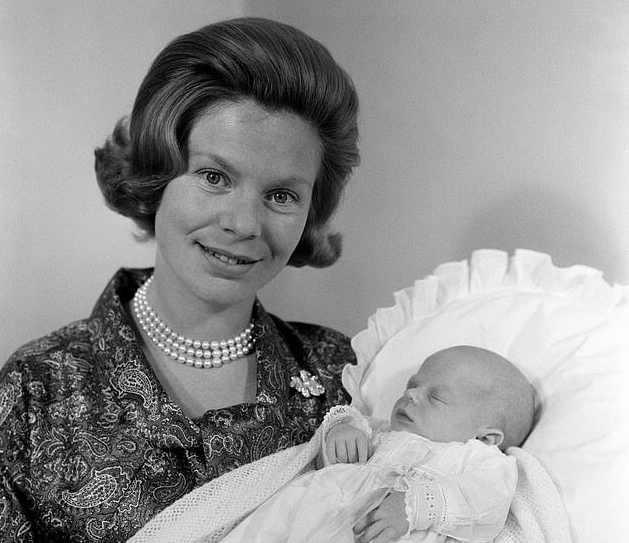 Кэтрин с сыном, 1962 год