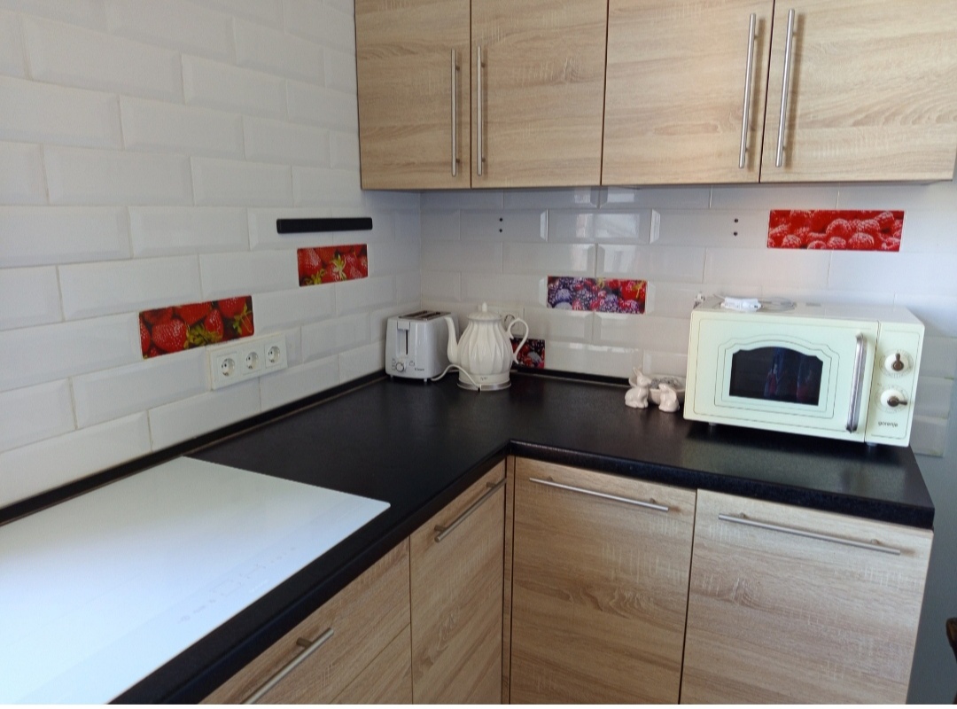 Красные декоры стеклянные