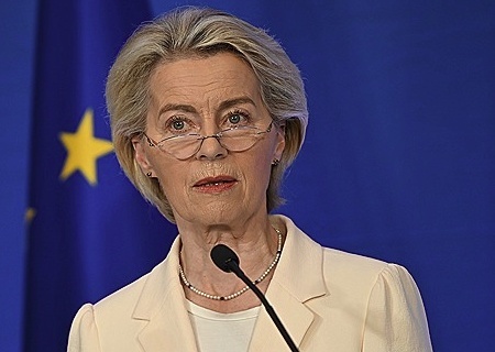    Фон дер Ляйен намерена выдать Украине "репарационный кредит" за счёт активов России