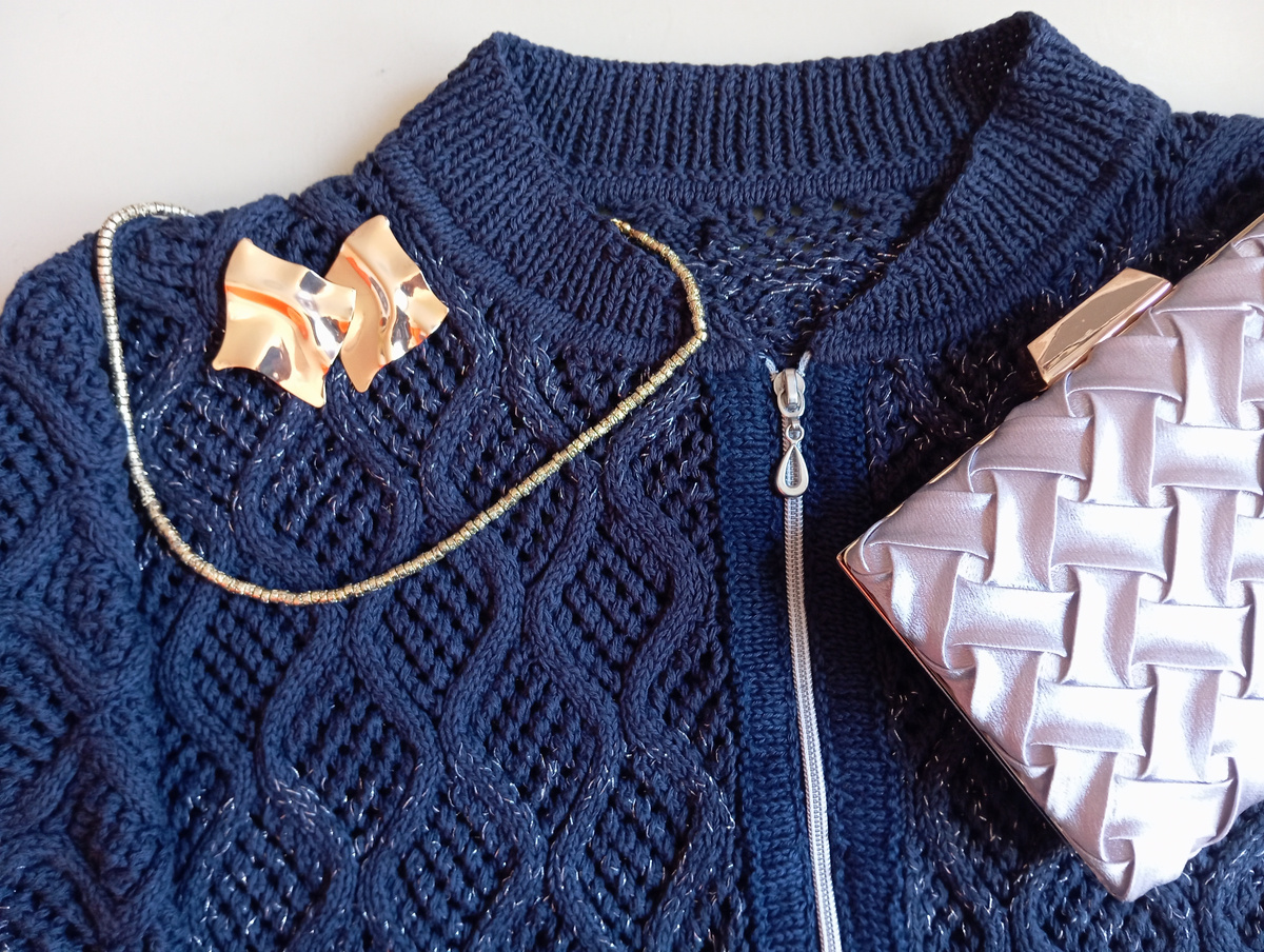 Блин, да когдаже нормально в цвет-то попаду?! Пожалуй, ближе всего к оригиналу получились бусы.