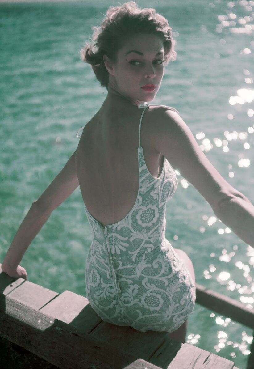 2. Jean Patchett photographed by Clifford Coffin for Vogue, 1950.