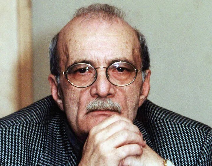 Георгий Николаевич Данелия — советский и российский кинорежиссёр, сценарист, мемуарист; народный артист СССР, лауреат Государственной премии СССР, Государственной премии РСФСР имени братьев Васильевых и Государственной премии Российской Федерации.