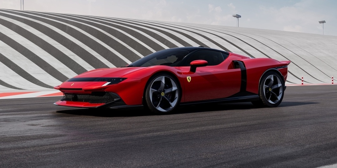 Ferrari представила новый суперкар, в котором более 1000 лошадиных сил