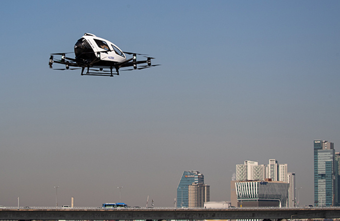    Тест-драйв беспилотного такси EH216 китайской компании EHang.EPA/ТАСС