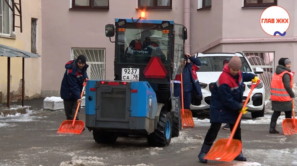 Работникам жилищно-коммунального хозяйства Санкт-Петербурга повысили зарплаты
