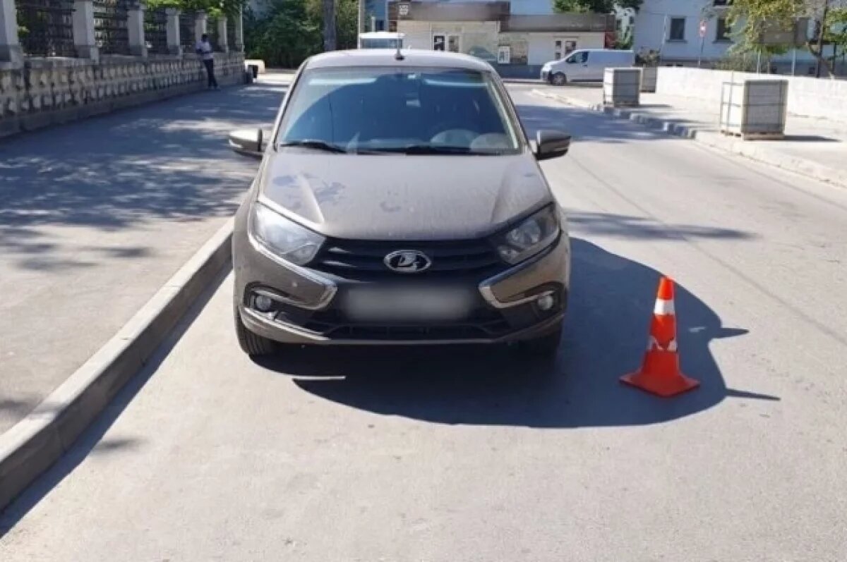    В Феодосии водитель автомобиля сбил мать с годовалым ребенком