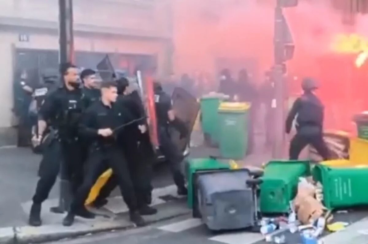    Россиянка в Париже: протестующие просят туристов не вмешиваться в погромы