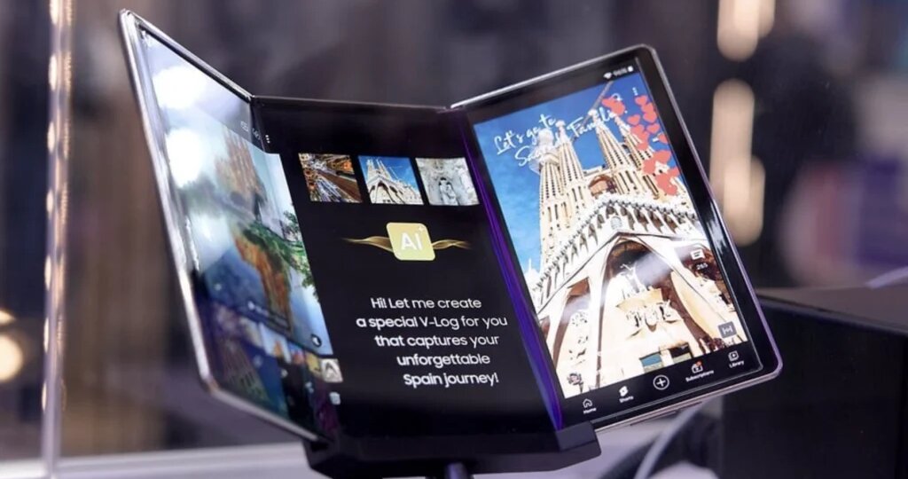 Смартфон-планшет Samsung Galaxy Z TriFold складывается втрое
