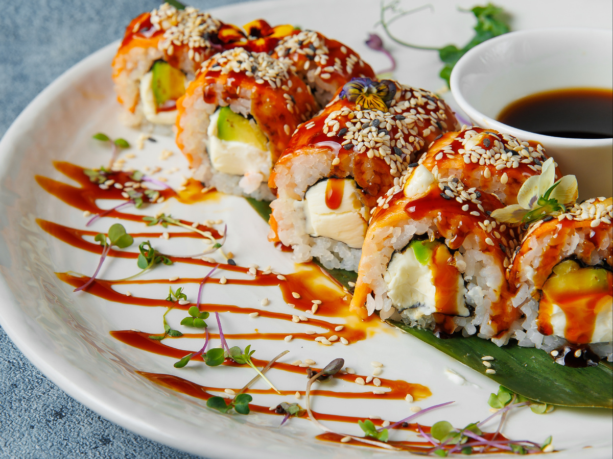 Ролл Филадельфия запеченная