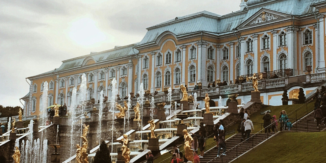 Праздник фонтанов в Петергофе с «Прогулками»