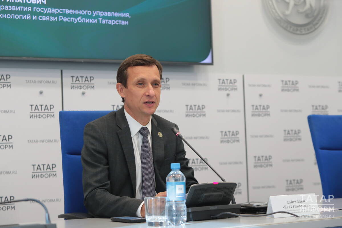 Айрат Хайруллин: «Для улучшения ситуации со связью с 6 сентября операторы начали включать мобильный интернет в формате 2G»Фото: © Владимир Васильев / «Татар-информ»