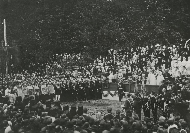 Русско-турецкая война. Встреча гвардейской кавалерии при возвращении к своей стоянке. Неизвестный автор. 1 октября 1978 года. Петергоф. МАММ/МДФ