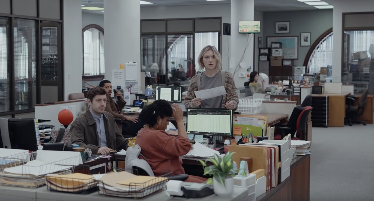 Кадр из сериала «Газета»