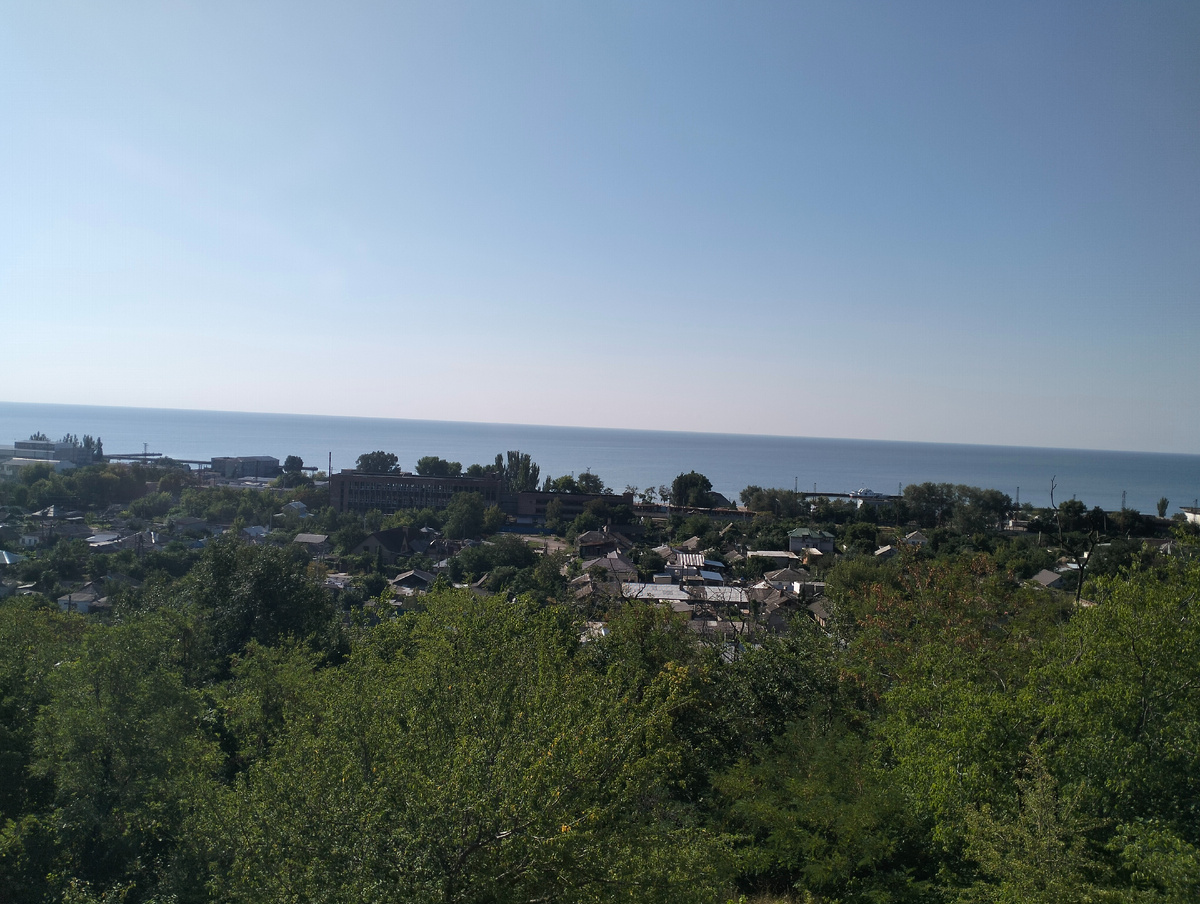 Вид на море из городского сада