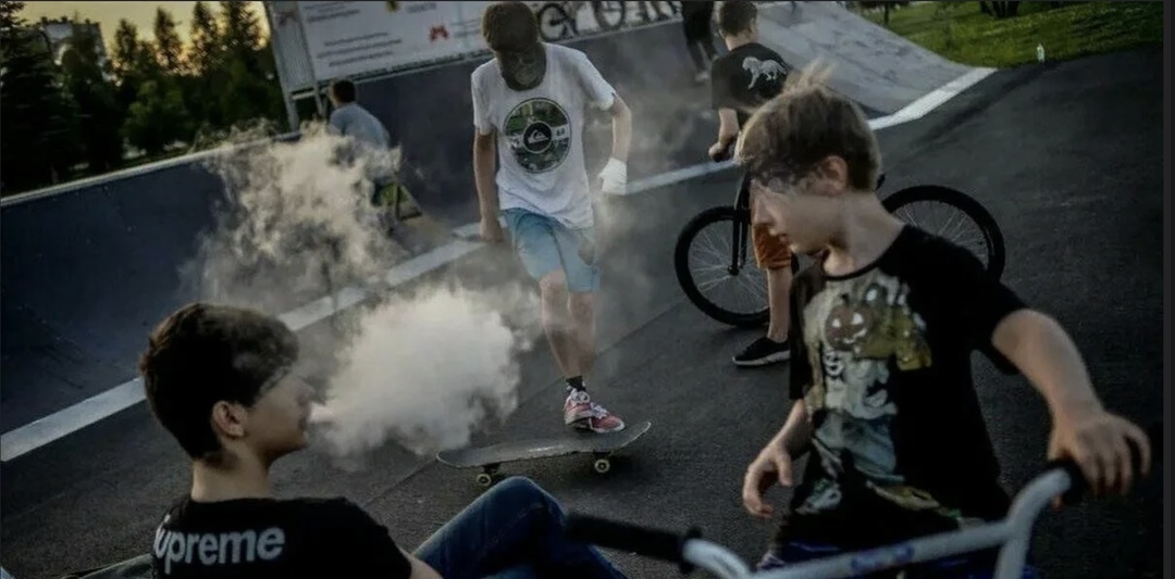 "21 год, есть не может, на себя плюнул" - как вейп уничтожил зубы за 4 года