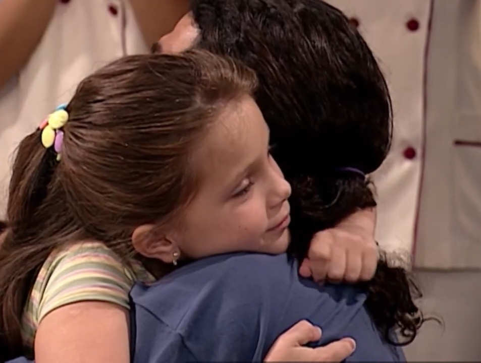 Нанду с любимой сестренкой.