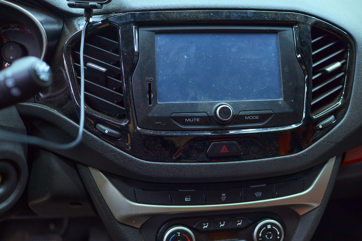 Источник фото: https://custom-heroes.ru/raboty/vid-uslugi/avtozvuk/lada-vesta-cross-premialnyy-multimedia-apgreyd-s-teyes-cc4-pro/