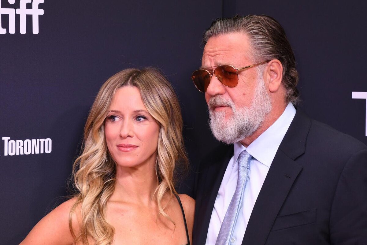    Рассел Кроу привез в Торонто Бритни Териот LEGION-MEDIA