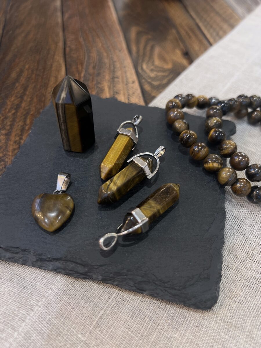 Тигровый глаз в изделиях