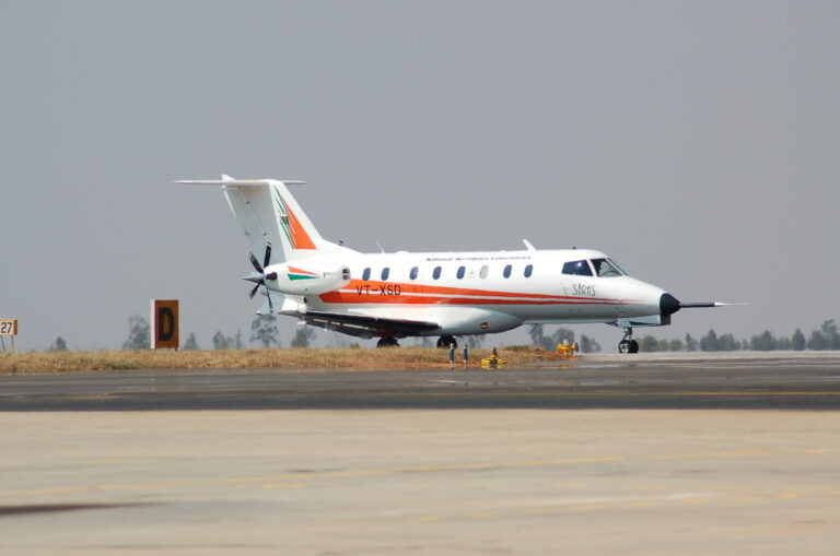 NAL Saras на авиабазе Йелаханка в ходе авиасалона Aero India 2007