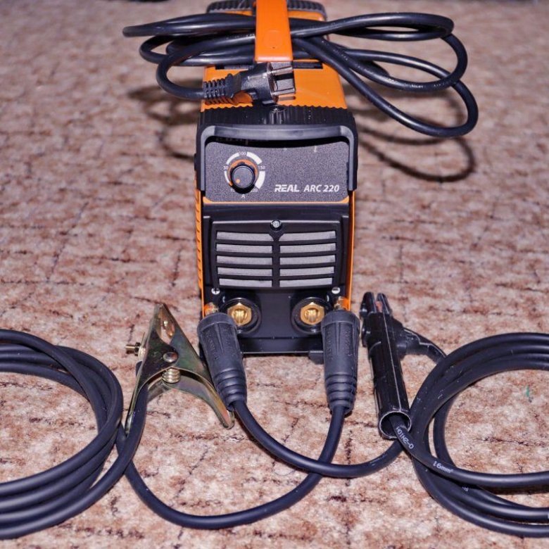 Сварочный аппарат серии REAL ARC 200 (Z238N) предназначен для ручной дуговой сварки покрытым электродом (MMA) на прямой и обратной полярности.