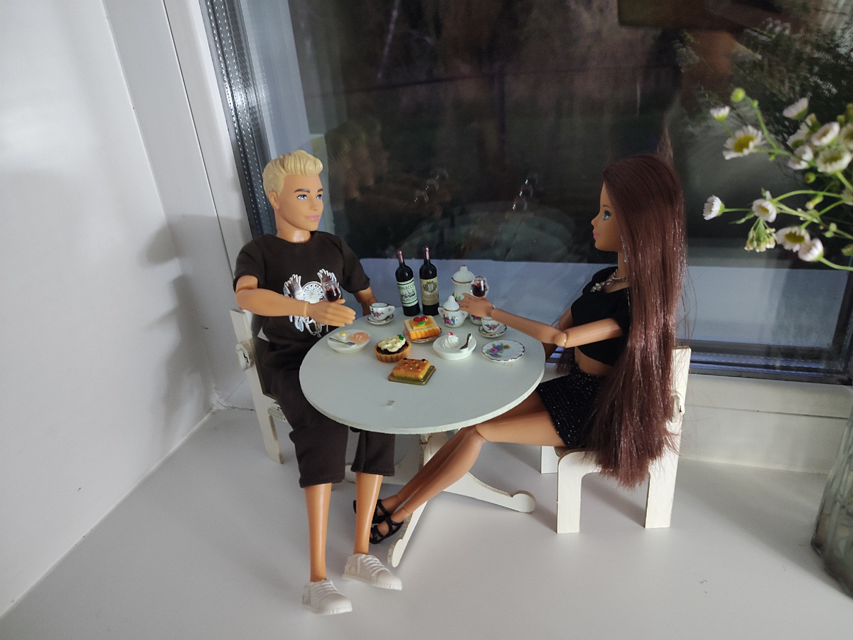 -Выпьем за любовь, родная! Выпьем за любовь! 💓