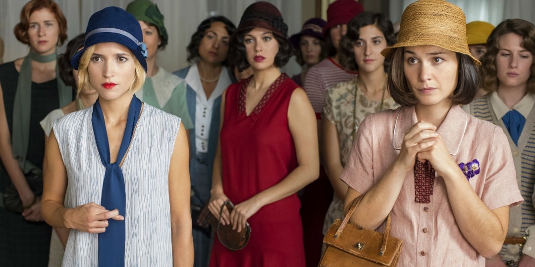 Невозможно оторваться — 7 уютных ретро-сериалов для осенних вечеров