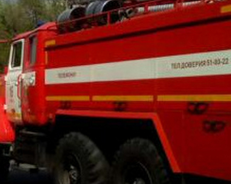     В Курске на улице Чайковского на ходу загорелась «Газель»