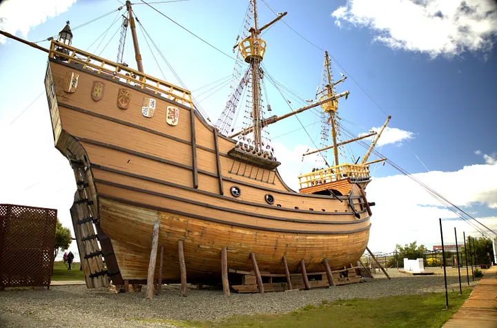 Полноразмерная копия «Виктории», первого корабля, совершившего кругосветное плавание