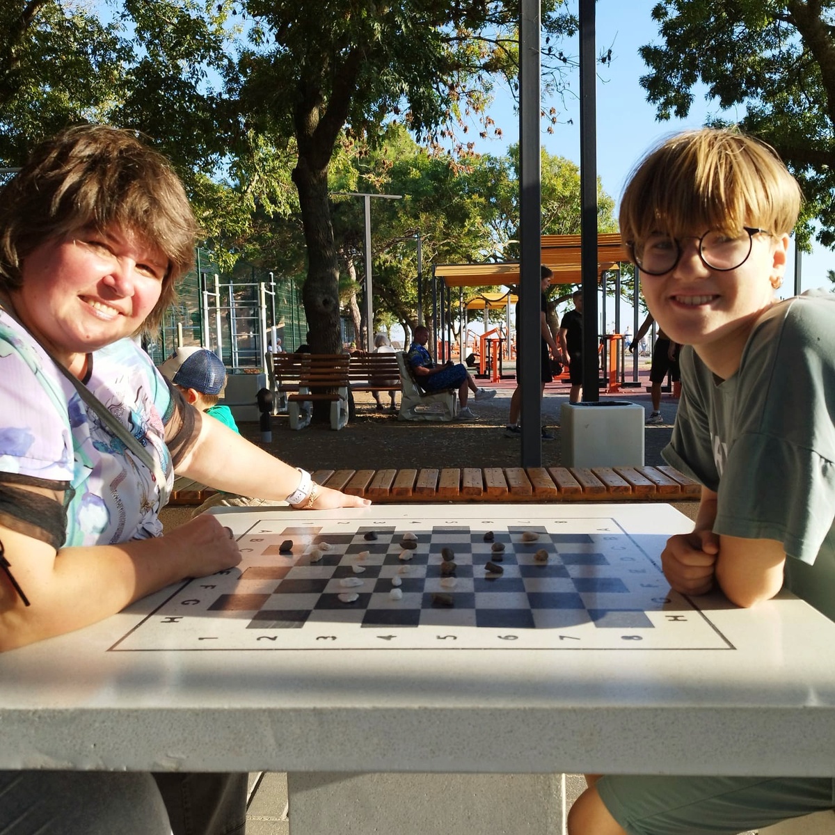 На набережной