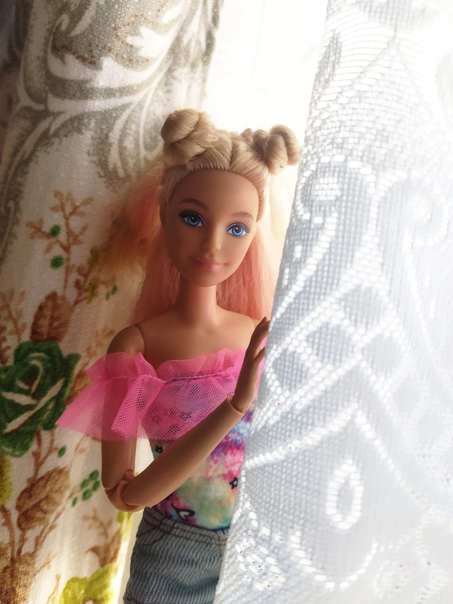 Кукла Барби Экстра Милли на МТМ теле (Астра)