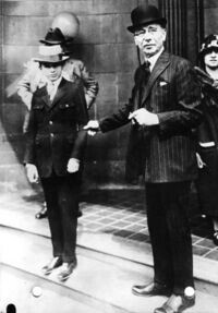 Бобби с отцом