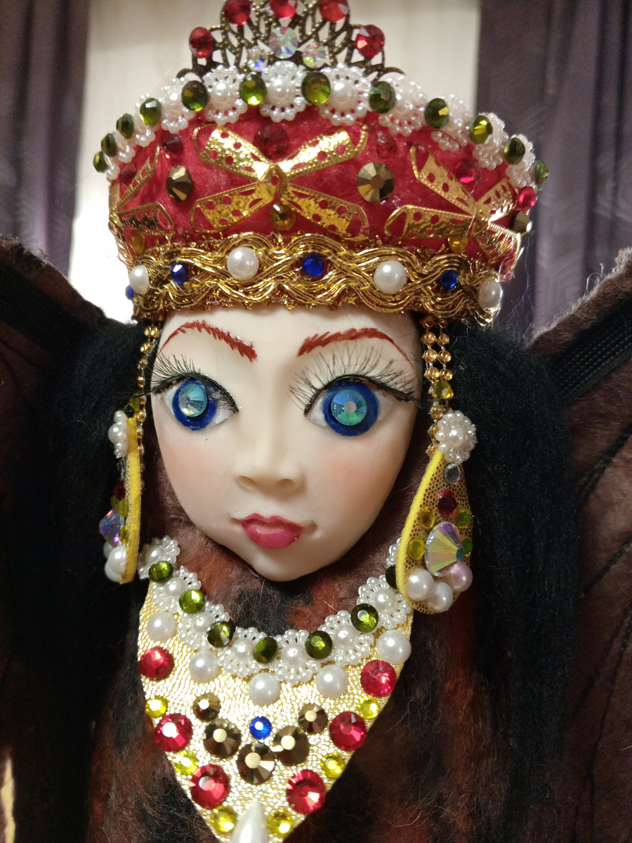 Птица Сирин из шерсти в смешанной технике 