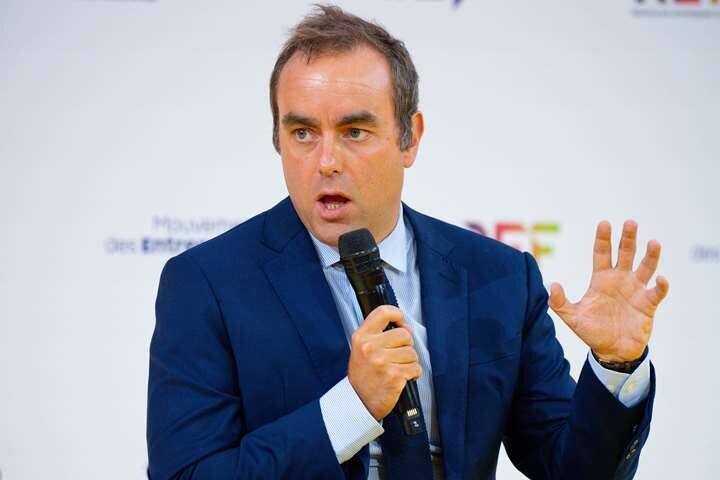 С.Лекорню готовился воевать против России,Макрон дал ему возможность потренироваться на французах.
