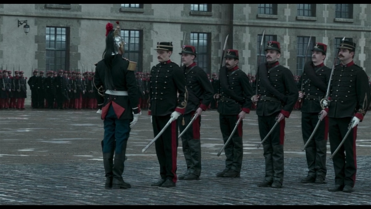 Сцена разжалования капитана артиллерии Альфреда Дрейфуса. Кадр из фильма